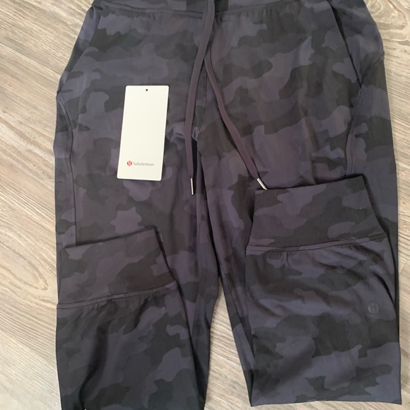 Lululemon Ready to Rulu Joggers crop - Picture 3 of 5